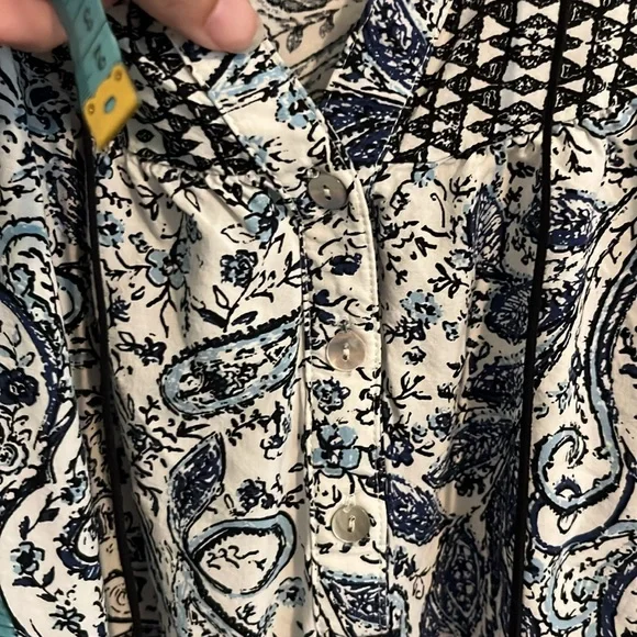 DR2 Loose Fit Blue and White Paisley Blouse 💚 - Picture 9 of 12